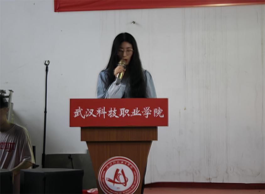 永利官网举办2022-2023学年“五四”表彰大会暨文艺汇演 永利官网举办2022-2023学年“五四”表彰大会暨文艺汇演