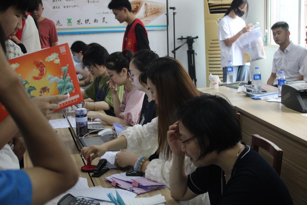 永利官网顺利开展迎接2023级新生报道工作 永利官网顺利开展迎接2023级新生报道工作