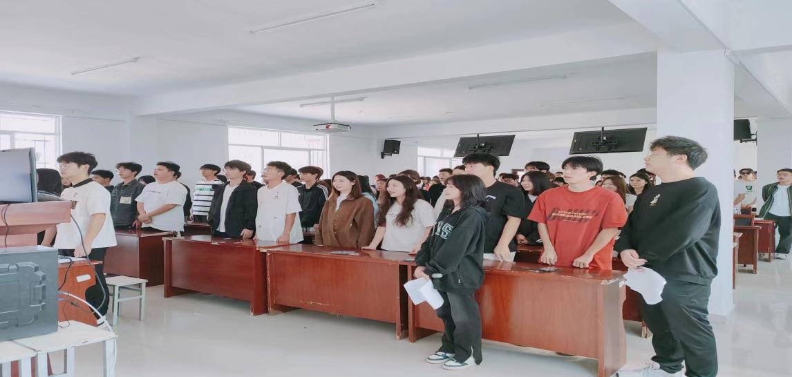坚定不移跟党走,青春奋进新征程 ——永利皇宫8858官网第四期团课结业典礼暨入团仪式 坚定不移跟党走,青春奋进新征程 ——永利皇宫8858官网第四期团课结业典礼暨入团仪式