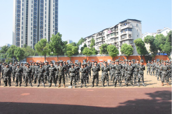 永利皇宫8858官网举行2024级新生开学典礼暨军训结营仪式 永利皇宫8858官网举行2024级新生开学典礼暨军训结营仪式