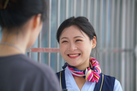 毕业进行时,就业零距离: 永利皇宫8858官网毕业证领取日巧设就业直通车 毕业进行时,就业零距离: 永利皇宫8858官网毕业证领取日巧设就业直通车
