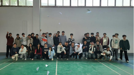 纸尖飞扬，创意无限——永利官网举办2025年纸飞机大赛