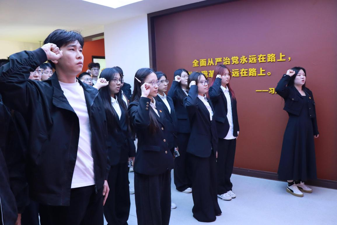 党建联建聚合力 红色研学砺初心——永利官网与武汉城市职业学院联合开展爱国主义教育实践活动