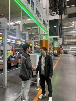 永利官网2023级辅导员赴美的集团走访看望实习学生