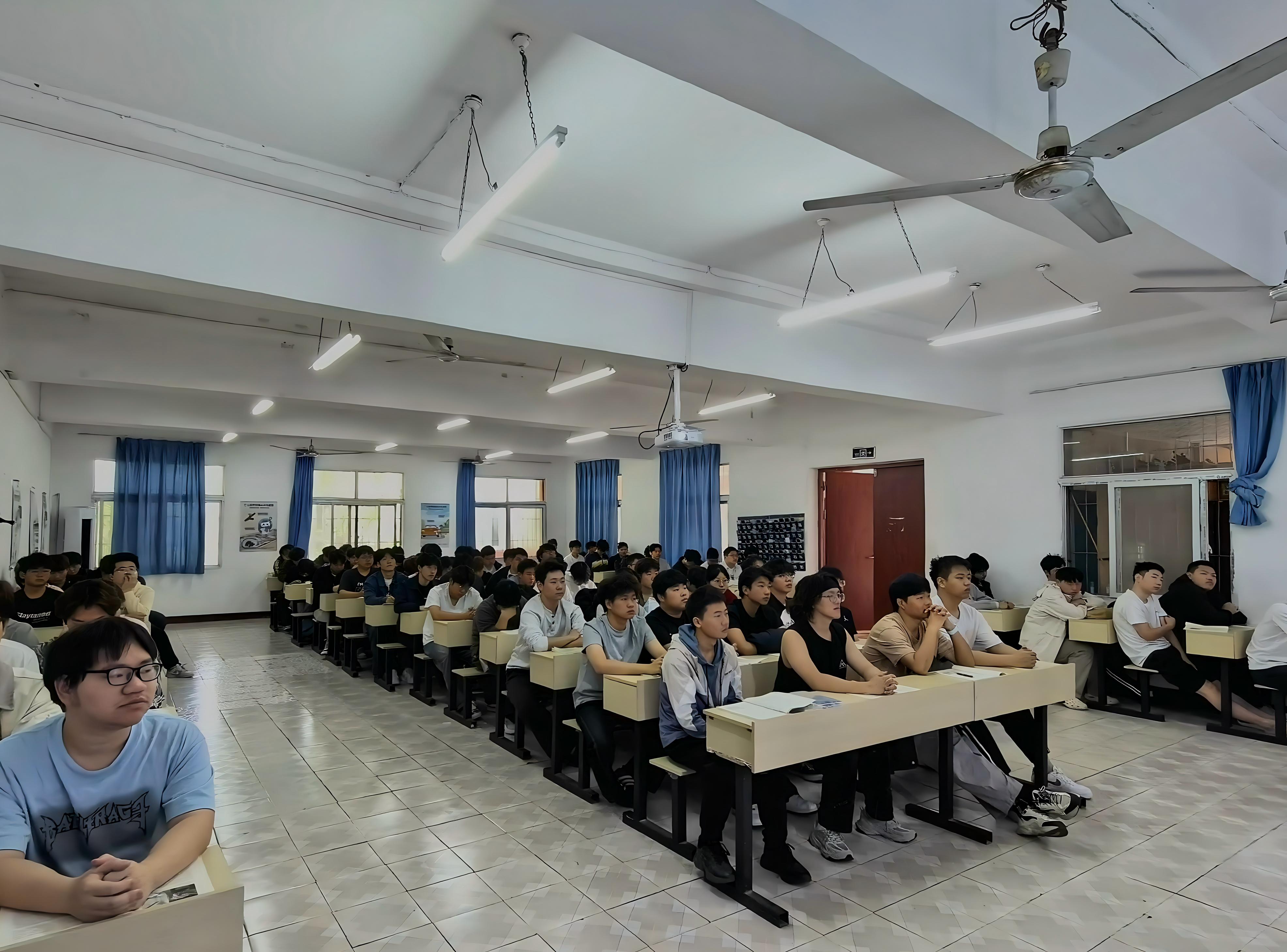 筑牢安全思想根基 勇担时代青年使命  —— 永利官网组织学生同上总体国家安全观 “思政大课”