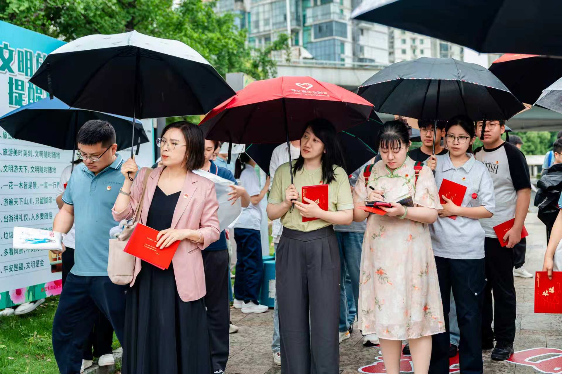 诗韵长征,重启新程——永利官网受邀参加武汉城市职业学院“诗韵长征·炬匠征途“主题教育活动 诗韵长征,重启新程——永利官网受邀参加武汉城市职业学院“诗韵长征·炬匠征途“主题教育活动