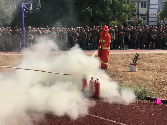 永利官网开展2019级新生消防演练活动
