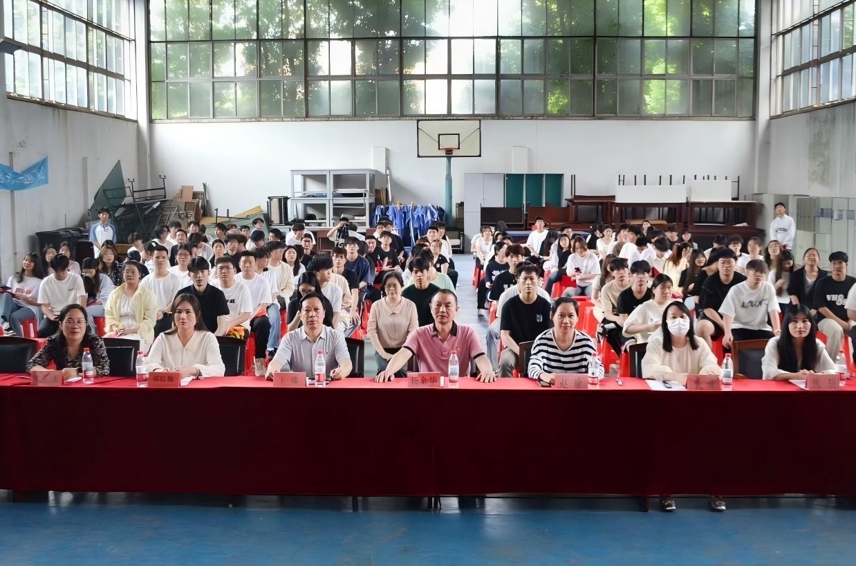 以青春之名，赴时代之约 ——永利皇宫8858官网2024-2025学年“五四”表彰大会暨文艺汇演隆重举办