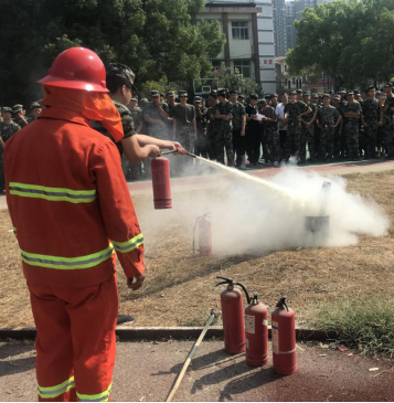永利官网开展2019级新生消防演练活动 永利官网开展2019级新生消防演练活动