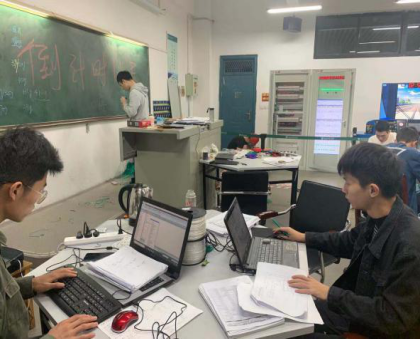 祝贺永利官网在2019“捷安杯”职业技能大赛(车辆控制学生组)湖北省预赛获得优异成绩 祝贺永利官网在2019“捷安杯”职业技能大赛(车辆控制学生组)湖北省预赛获得优异成绩
