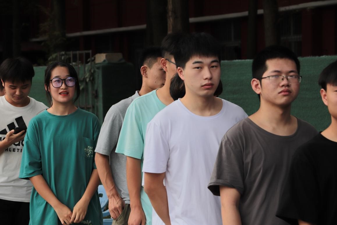 永利官网组织百余名学生参加杨园街道 团体无偿献血活动 永利官网组织百余名学生参加杨园街道 团体无偿献血活动